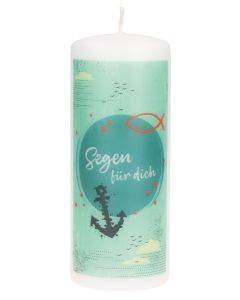 Kleine Stumpenkerze aus Wachs mit Spruch "Segen für dich" umgeben von maritimen Symbolen